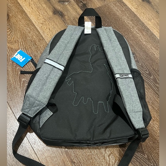 NWT Fortnite Backpack gray - Picture 3 of 11